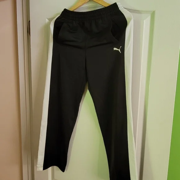 PUMA Boys 2-pc. Sweatsuit set - Picture 4 of 5